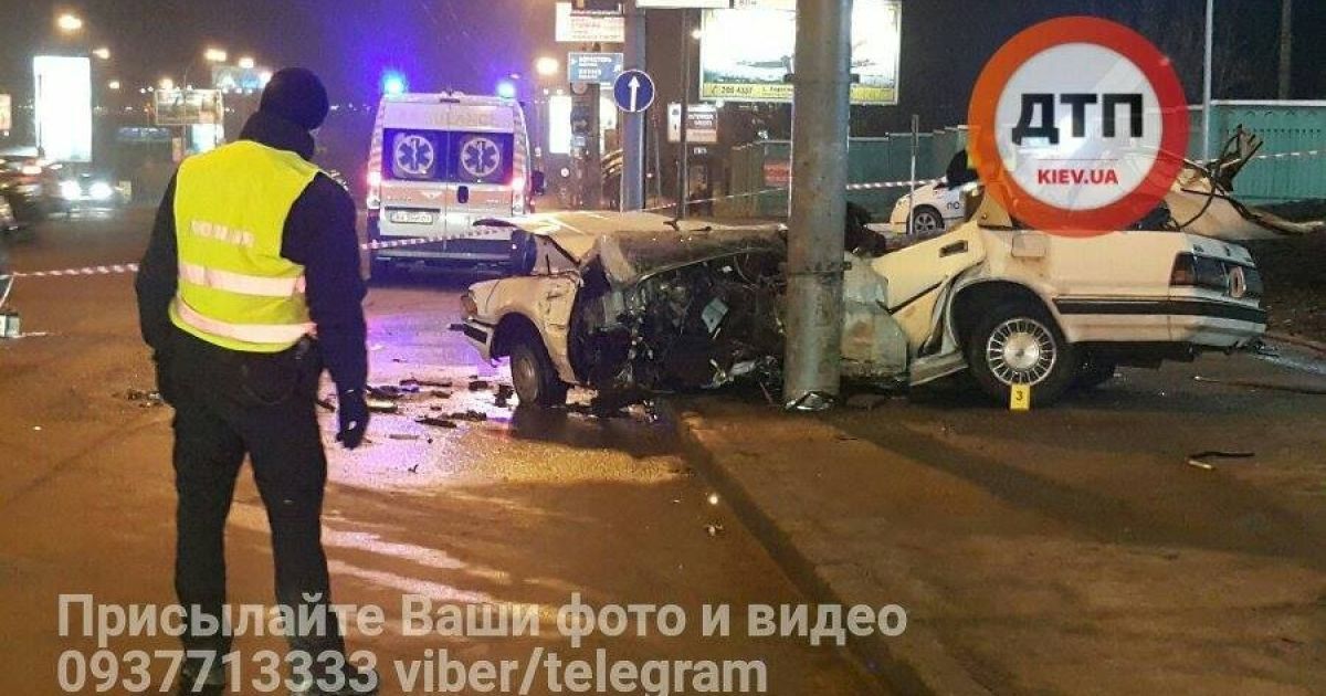 У Києві водій врізався у стовп _15 / © dtp.kiev.ua