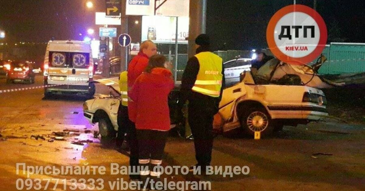 У Києві водій врізався у стовп _2 / © dtp.kiev.ua