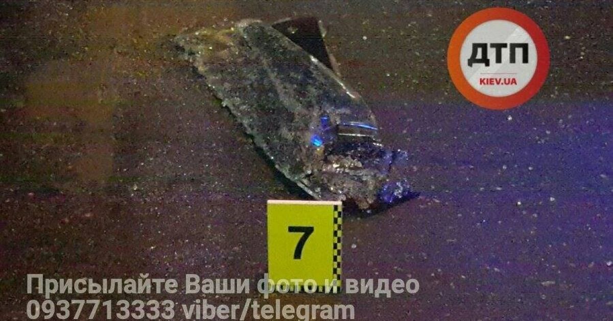 У Києві водій врізався у стовп _12 / © dtp.kiev.ua