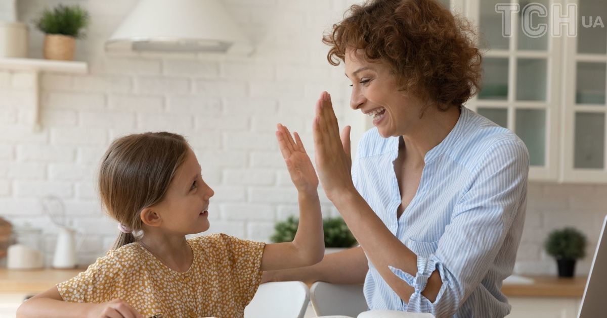 Как правильно хвалить детей во время войны и тотального стресса: советы психолога