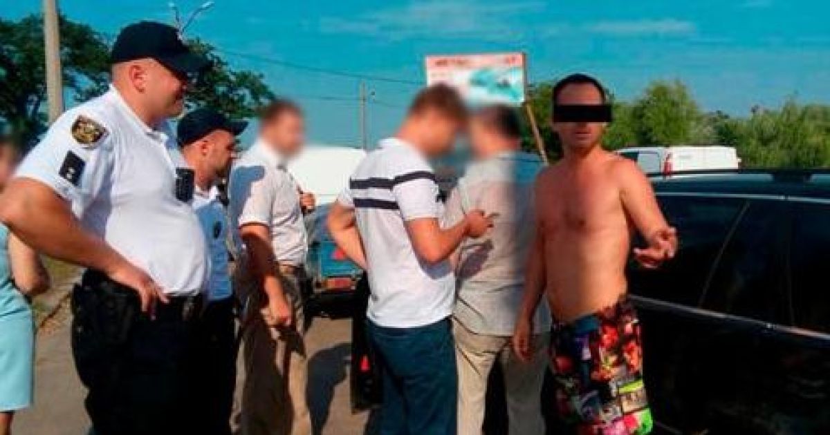 На чоловіка працювали і неповнолітні