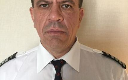 Порошенко нагородив українського пілота, який врятував пасажирів літака у Стамбулі