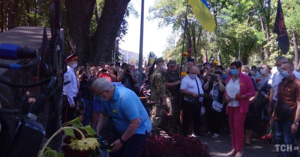 Відкриття першого пам'ятнику загиблим в Іловайську_7