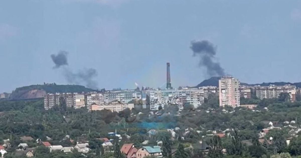 У Макіївці видно чорний дим