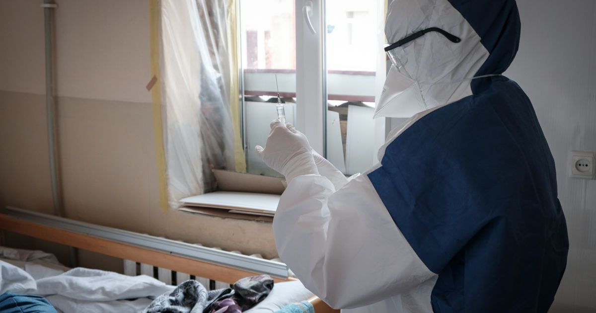 Сделали ПЦР-тест, когда уже не могла ходить: во Львове родные умершей от коронавируса женщины обвиняют медиков