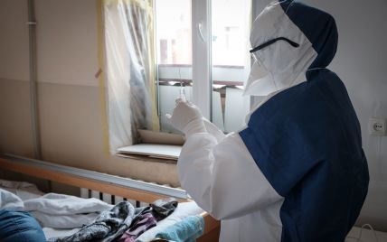 Зробили ПЛР-тест, коли вже не могла ходити: у Львові рідні померлої від коронавірусу жінки звинувачують медиків