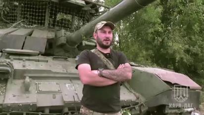 Украинские бойцы затрофеили российский танк Т-72