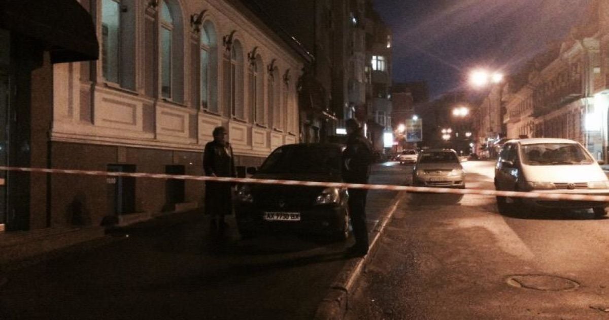 На Римаську прибуває все більше машин правоохоронців / © twitter.com/itsector