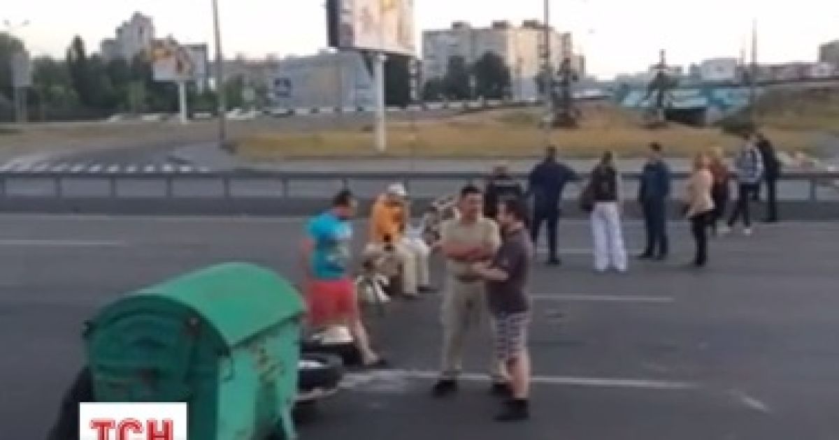 Проспект Бажана перекрыт