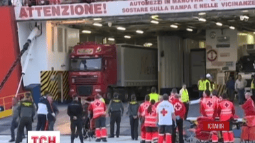 156 пасажирів евакуювали з палаючого парому у Середземному морі