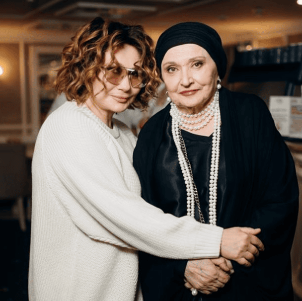 Олена Мозгова з мамою / © facebook.com/mozgovaolena74