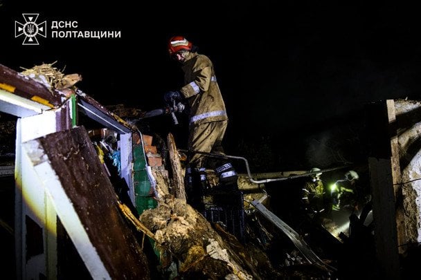 Унаслідок атаки на Полтавську область було зруйновано будинок. / © Управління ДСНС у Полтавській області