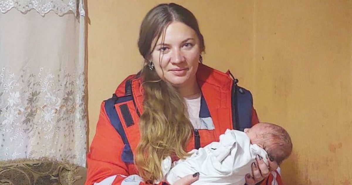 Вагітна у 16: на Закарпатті мати вигадала справжній детектив, щоб приховати пологи доньки