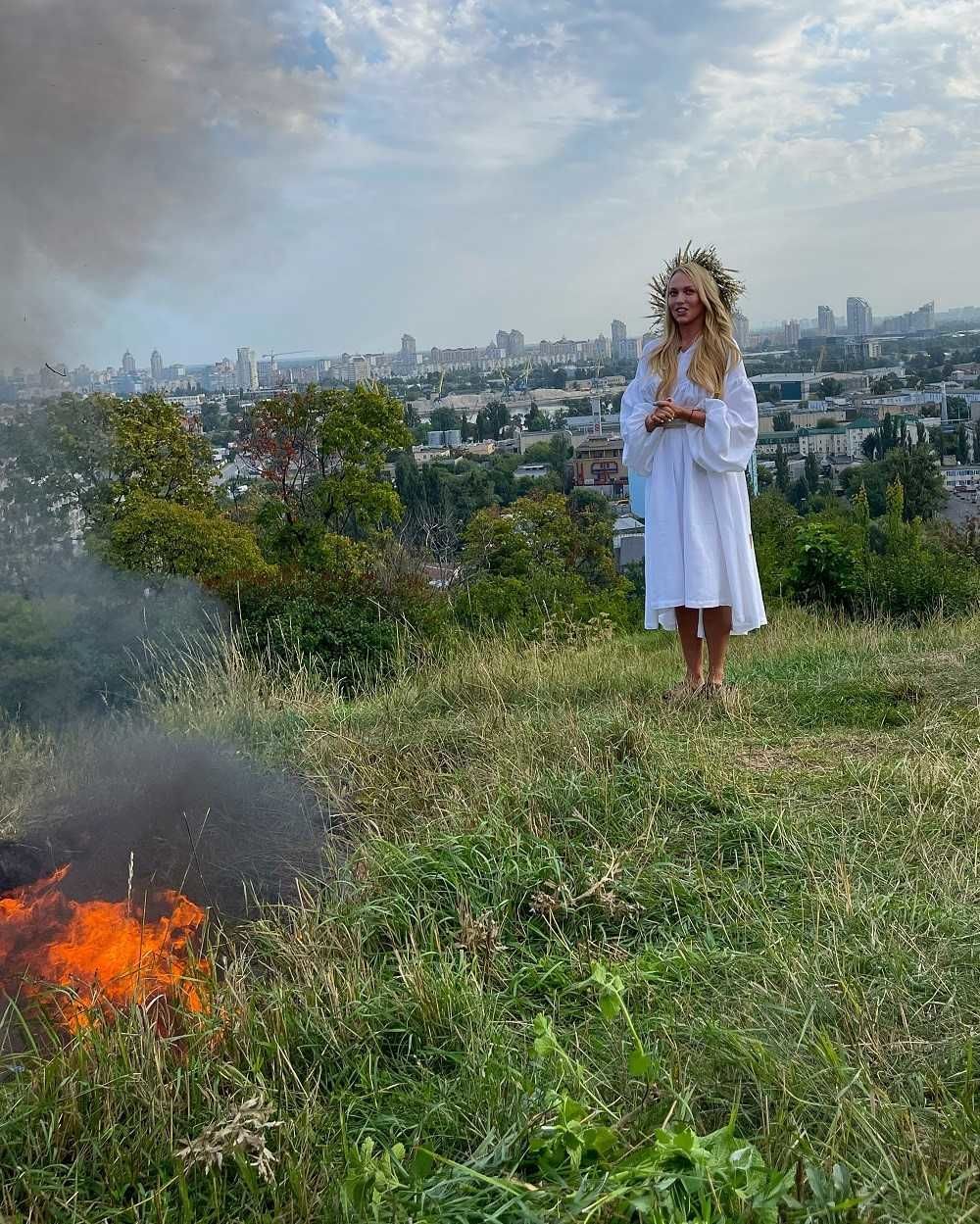Оля Полякова спалила російський кокошник / © пресслужба каналу 