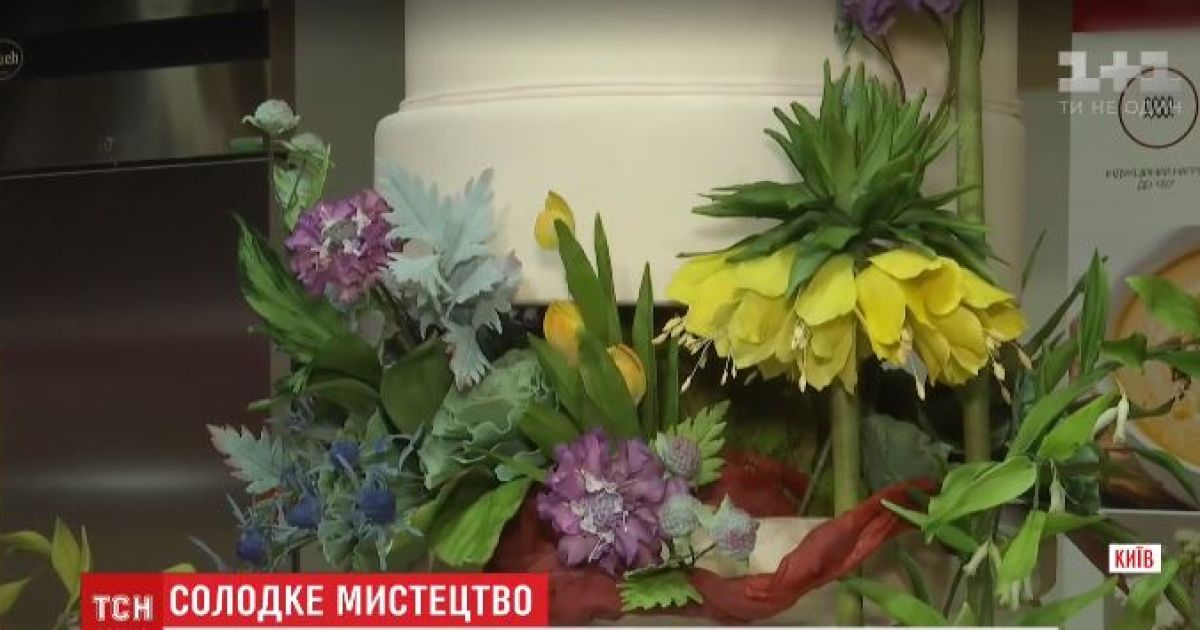 Метровые торты за тысячи евро - в столице начался фестиваль высокого кондитерского искусства