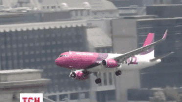 Мінінфраструктури спробує зберегти WizzAir в Україні