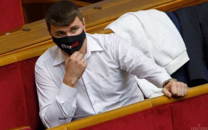 За три дня до смерти депутат Поляков заявил, что "слугам" раздавали деньги за поддержку закона об олигархах