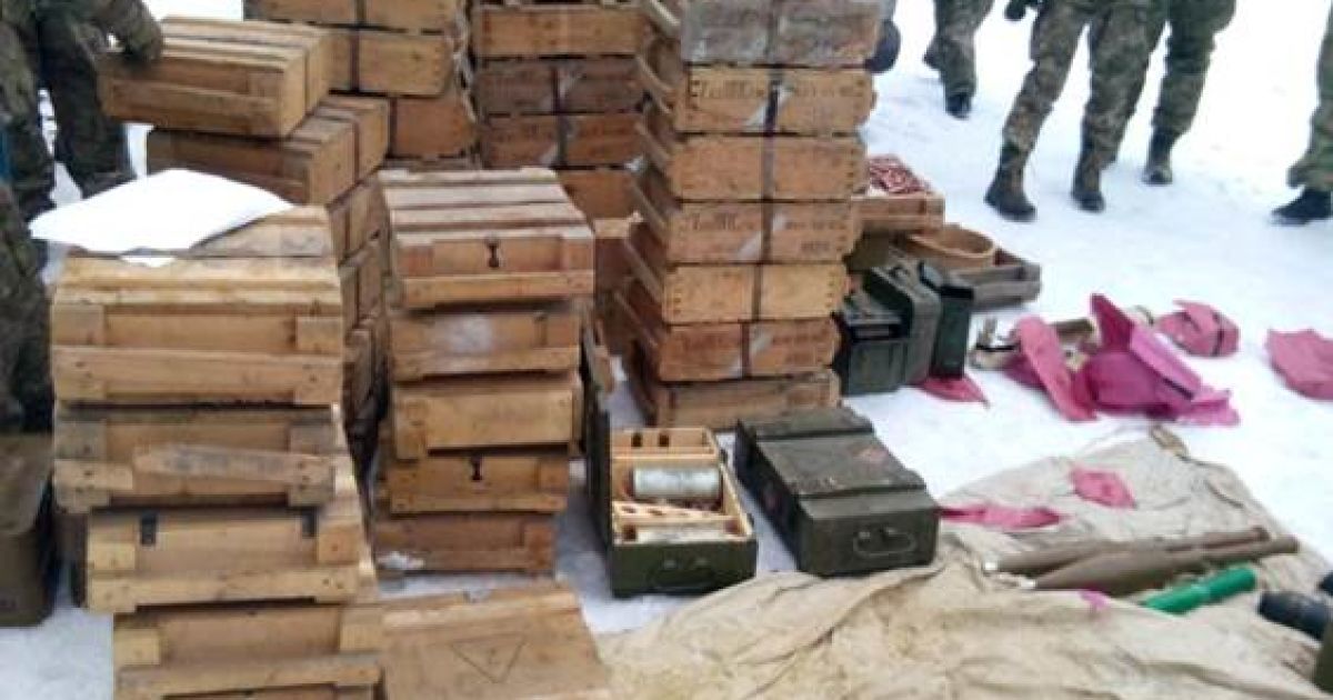 На Донетчине СБУ выявила огромную тайник с боеприпасами