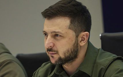 Евакуація з "Азовсталі": Зеленський заявив, що поранених українських захисників вдалося вивезти з Маріуполя