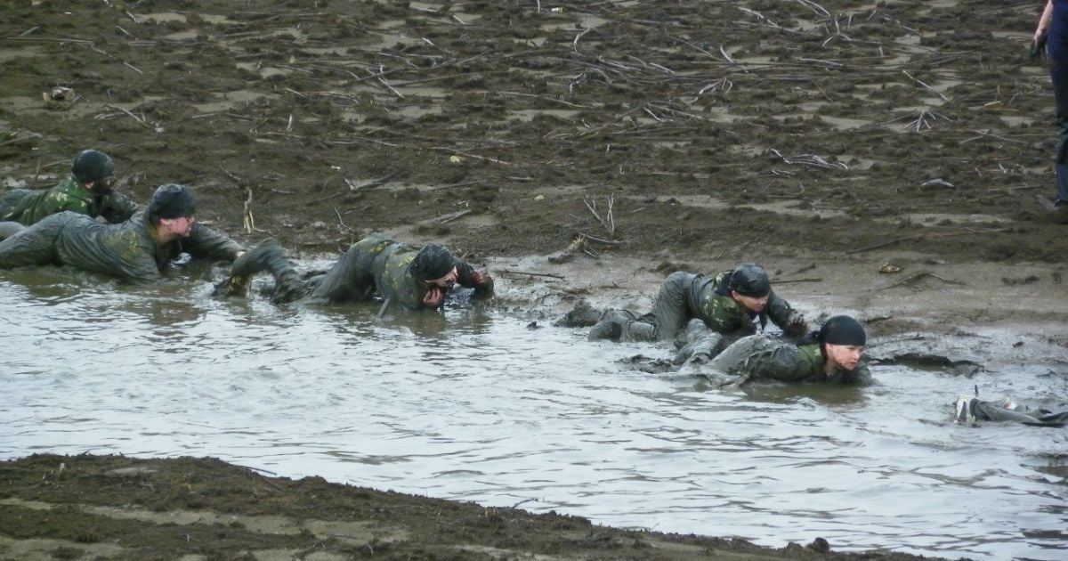 "Воспитание" детей снимали на камеру / © vk.com/roosmphmao