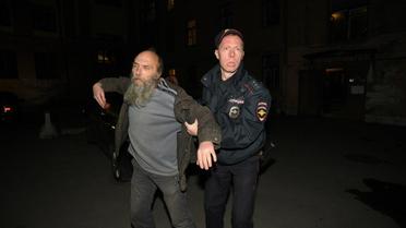 другая россия закидала консульство фарбою Петербург_2 / © ВКонтакте/Другая Россия