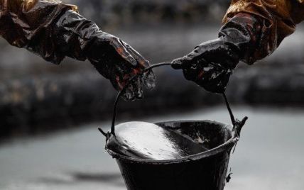 На Львовщине группа лиц "присосалась" в нефтепроводу и похитила десятки тонн черного золота