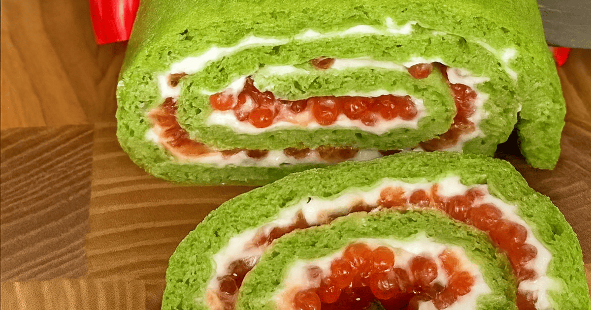 Шпинатний рулет з крем-сиром та ікрою tiktok.com_alionakarpiuk