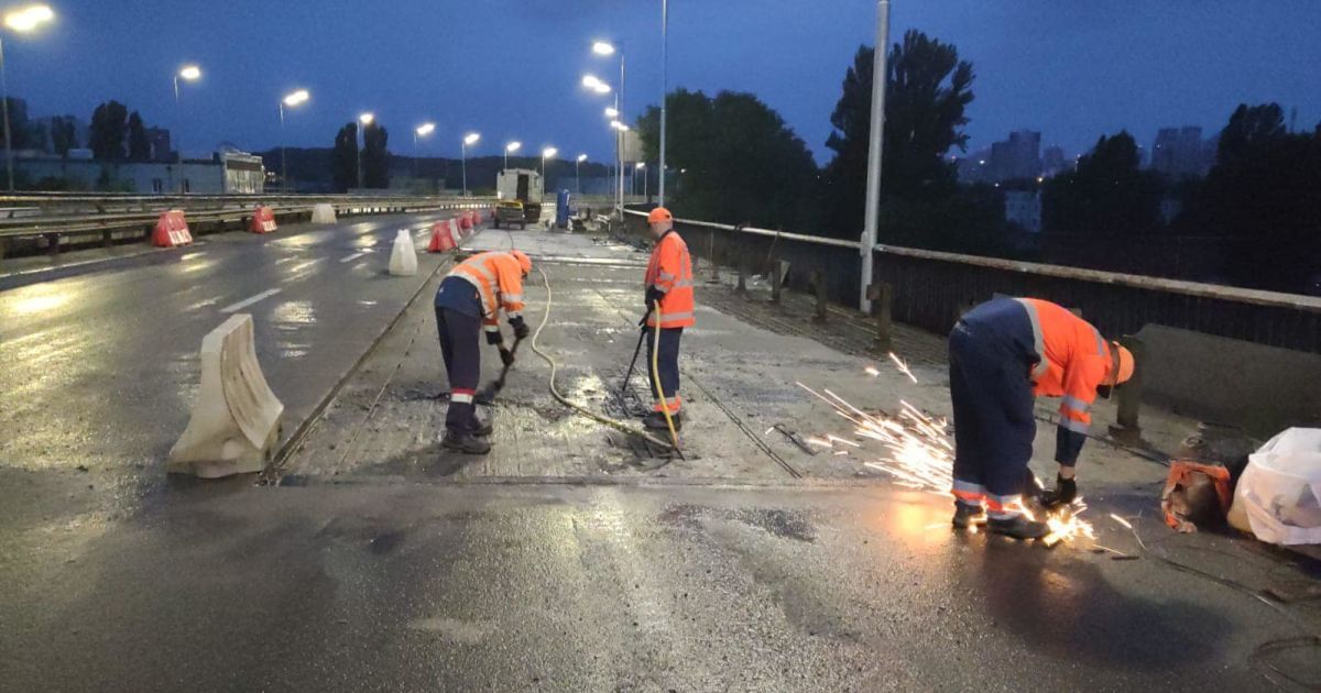 У Києві по п’яти мостах фактично не можна їздити