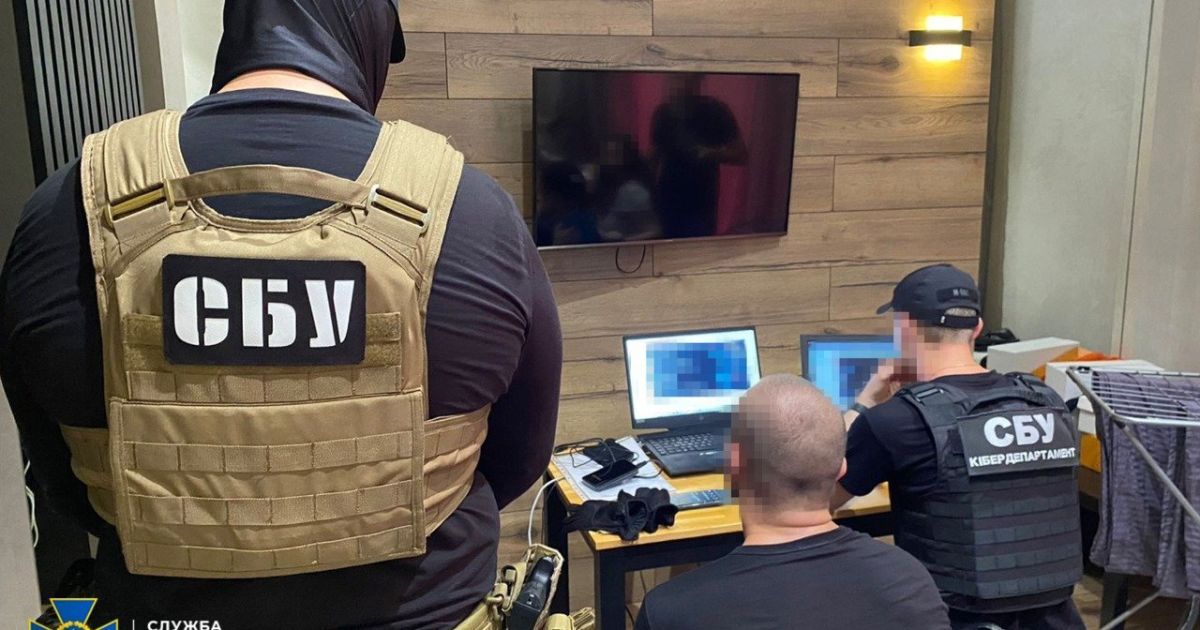 У Києві викрили підпільний серверний центр, який РФ використовувала для кібератак проти України