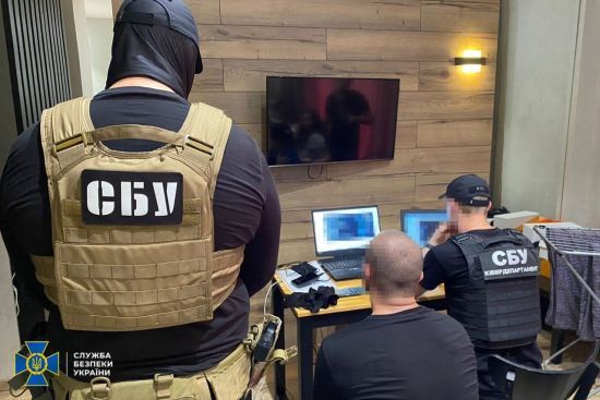 У Києві викрили підпільний серверний центр, який РФ використовувала для кібератак проти України