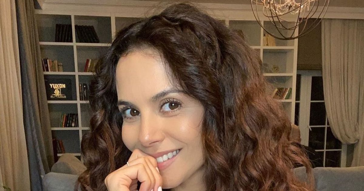 Настя Каменських заінтригувала фанів фото у вільному вбранні