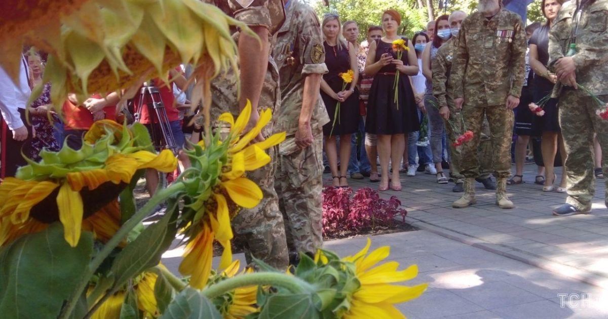Відкриття першого пам'ятнику загиблим в Іловайську_11