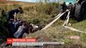 У Харківській області рятувальники діставали корову з покинутого колодязя