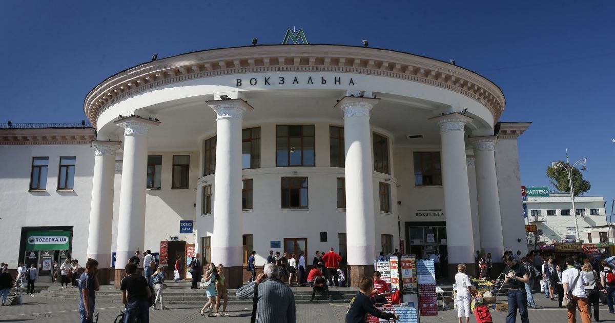 В Киеве на четыре месяца ограничили вход на наиболее загруженную станцию метро