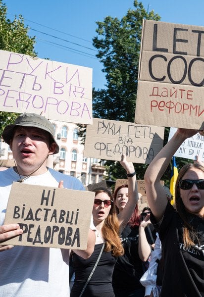 Активісти пригрозили безстроковими мітингами