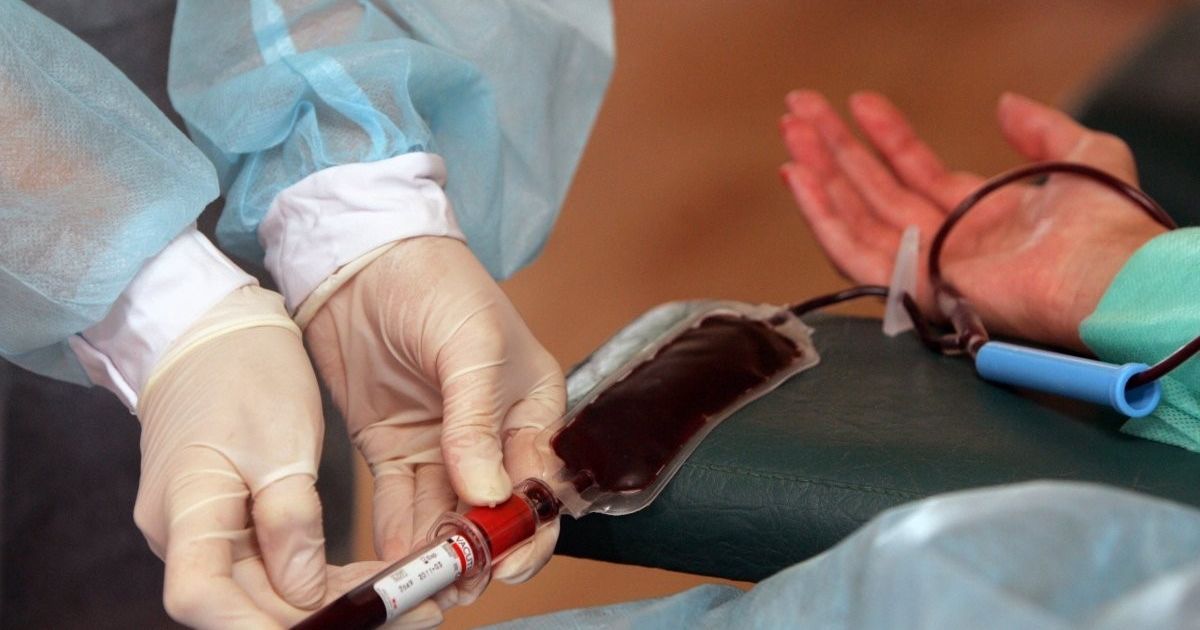 Пациенты с "очереди смерти" требуют от чиновников средств на свое спасение