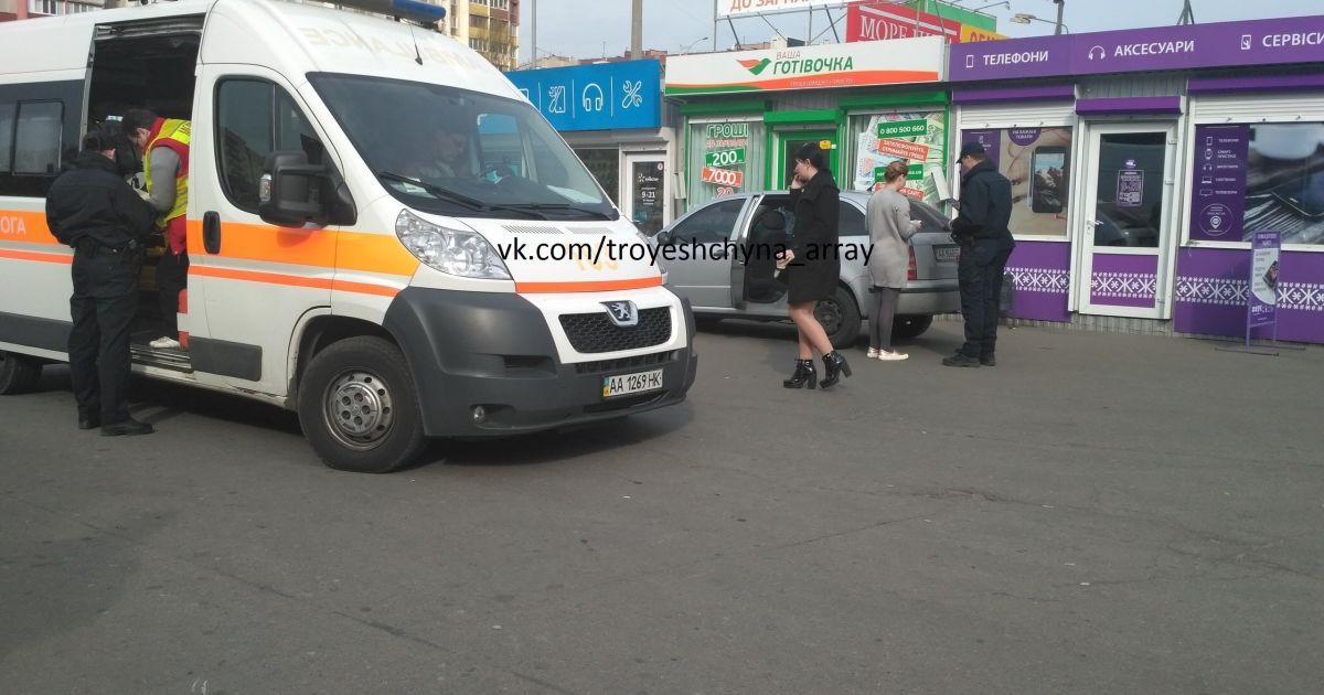 автомобіль Надії Савченко збив людину, соцмережі_4 / © ВКонтакте/ТРОЕЩИНА ВК
