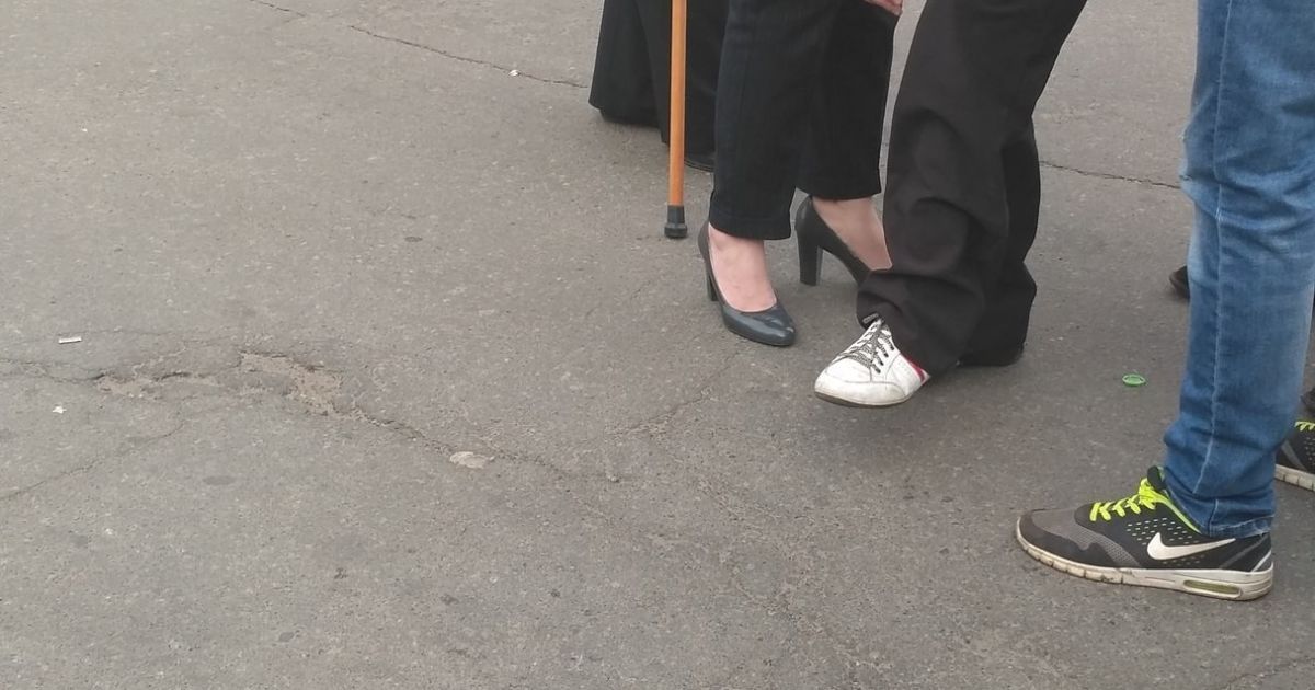 автомобіль Надії Савченко збив людину, соцмережі_6 / © ВКонтакте/ТРОЕЩИНА ВК