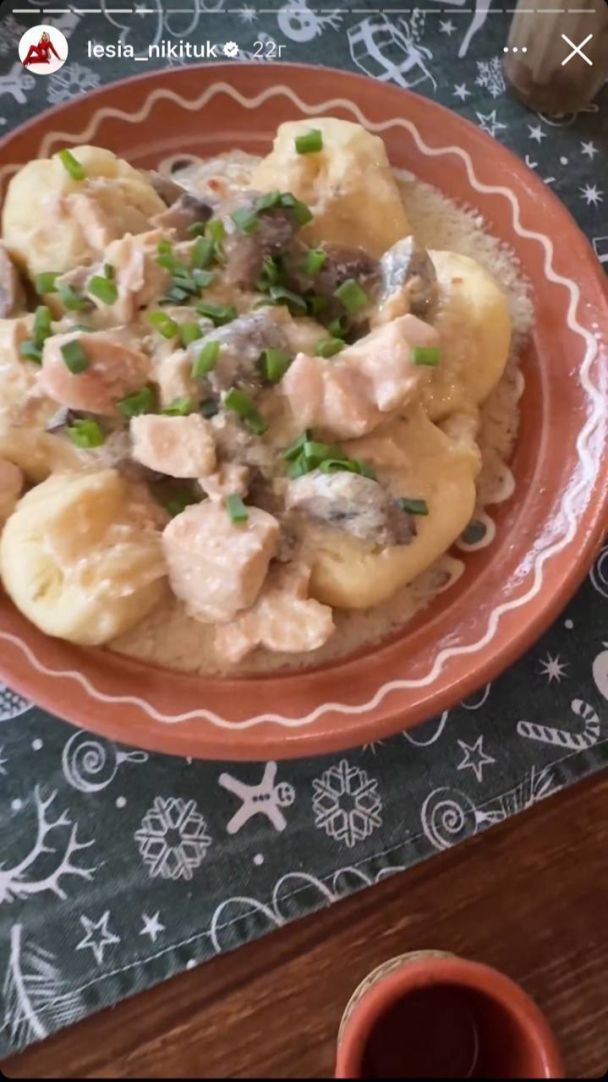 Леся Никитюк на отдыхе с подругами / © instagram.com/lesia_nikituk