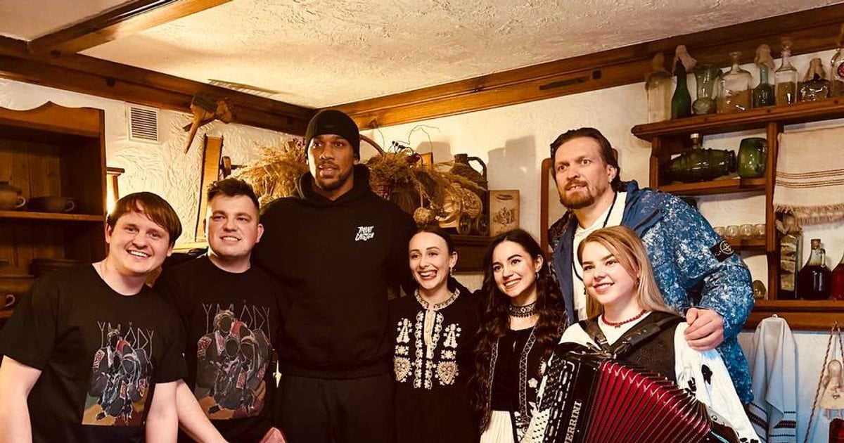 Ентоні Джошуа та Олександр Усик