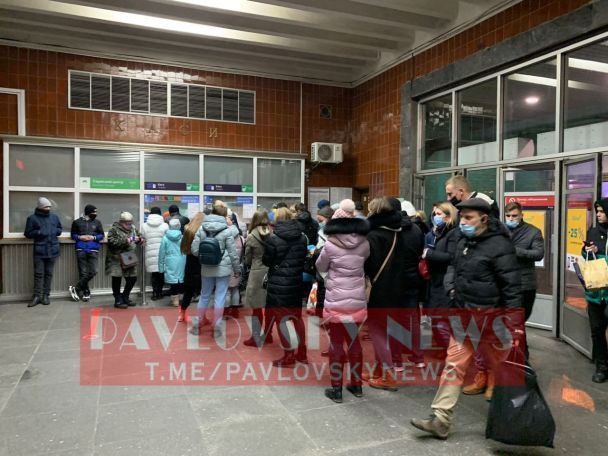 Вечером 19 декабря в метро скопилось много людей / © PavlovskyNEWS