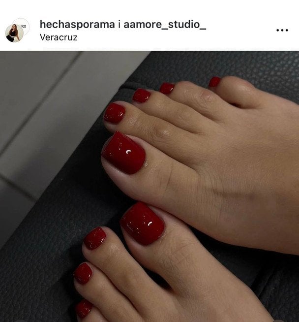 Червоний педикюр / © Instagram