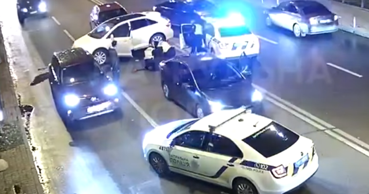 В Киеве пьяный 20-летний водитель на BMW убегал от патрульных: видео