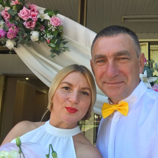 "Мама" Вєрки Сердючки Інна Бєлоконь показала рідкісні фото своїх чоловіка та доньки