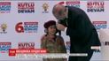 Президент Турции попытался успокоить заплаканную девочку, пообещав ей похороны с почестями
