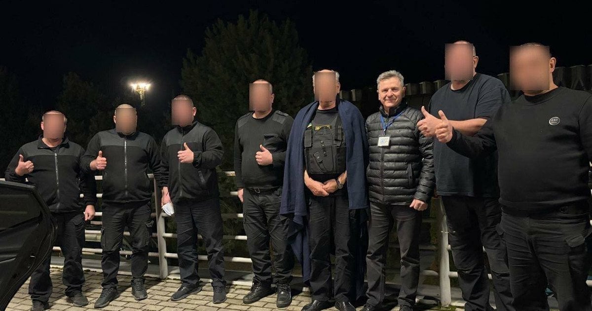 Повернення інкасаторів з Угорщини