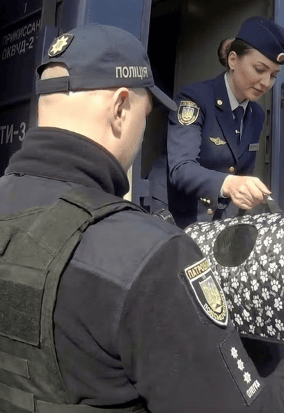 Поліція доставила тхора на поїзд