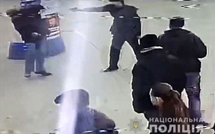 В Кременчуге на остановке общественного транспорта застрелили мужчину