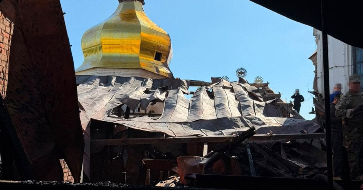 Уламки «Герані», яким окупанти вдарили по Лаврі