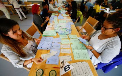 Швейцарцы на референдуме проголосовали против повышения пенсионного возраста для женщин